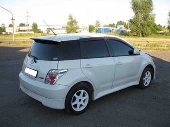 2002 Toyota ist Pictures