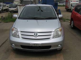2002 Toyota ist Pictures