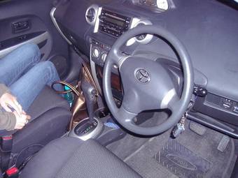 2002 Toyota ist Pictures