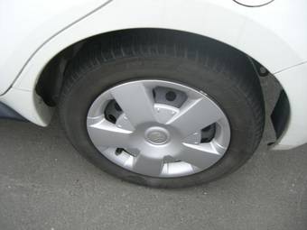 2002 Toyota ist Pictures