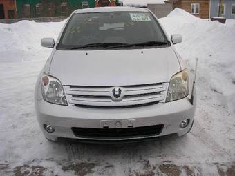 2002 Toyota ist Pictures