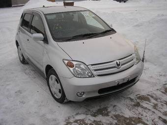 2002 Toyota ist Photos