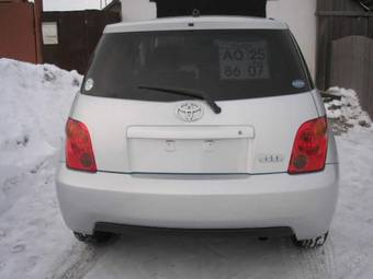 2002 Toyota ist Pictures