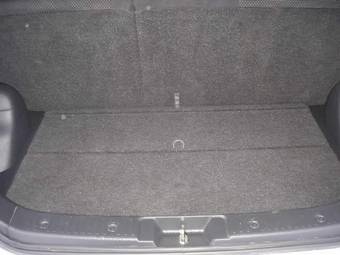 2002 Toyota ist Images