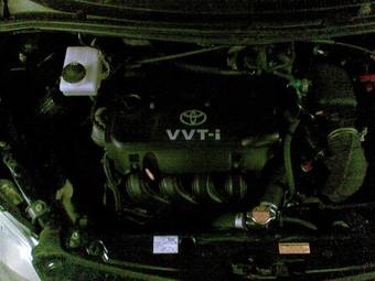 2002 Toyota ist Pictures