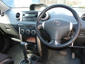 2002 Toyota ist Pictures