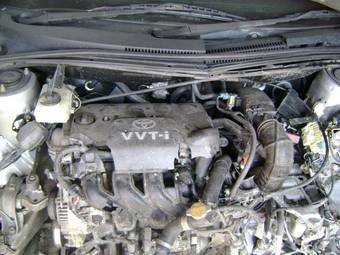 2002 Toyota ist Photos