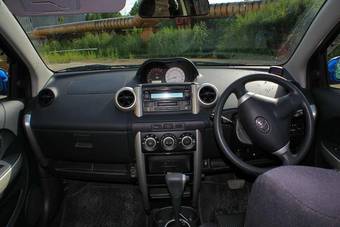 2002 Toyota ist Pics