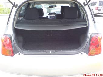 2002 Toyota ist Photos