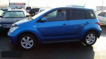 2002 Toyota ist Photos