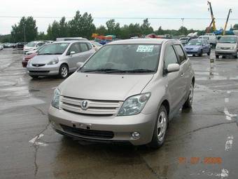 2002 Toyota ist Pics