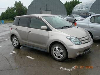 2002 Toyota ist Pictures