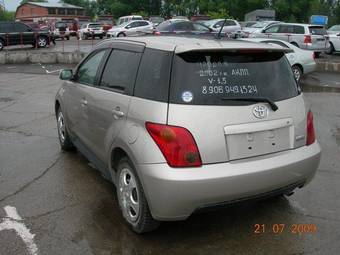 2002 Toyota ist Pictures