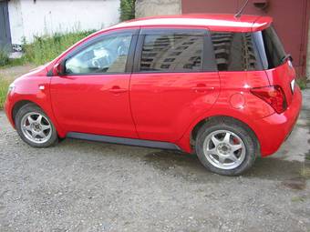 2002 Toyota ist Photos