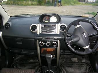 2002 Toyota ist Pictures