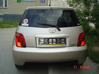 2002 Toyota ist Photos