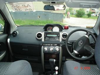 2002 Toyota ist Photos