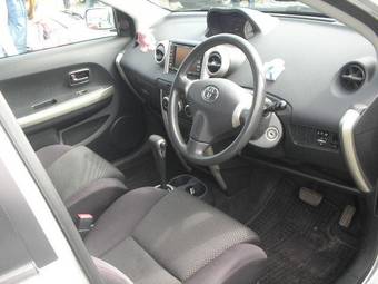 2002 Toyota ist Photos