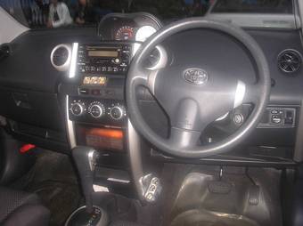 2002 Toyota ist Pictures