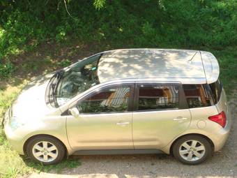 2002 Toyota ist Photos