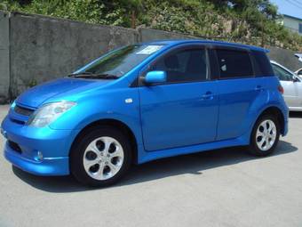 2002 Toyota ist Photos