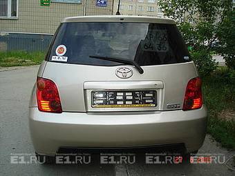 2002 Toyota ist Photos
