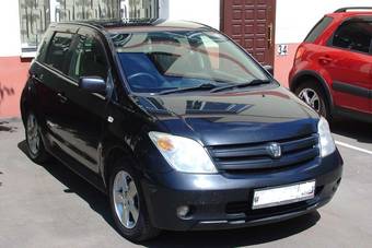 2002 Toyota ist Pictures