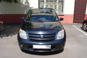 2002 Toyota ist Photos