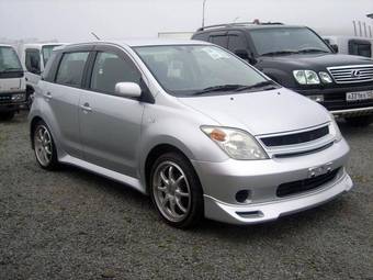 2002 Toyota ist Photos
