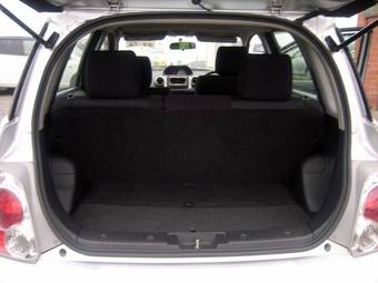 2002 Toyota ist Photos