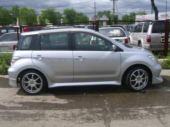 2002 Toyota ist Photos