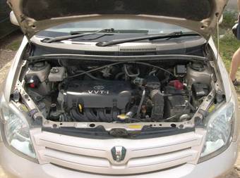 2002 Toyota ist Pictures