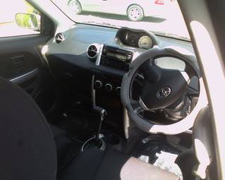 2002 Toyota ist Pictures