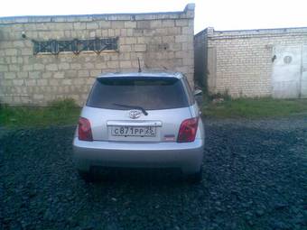 2002 Toyota ist Photos