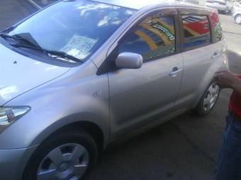 2002 Toyota ist Pictures