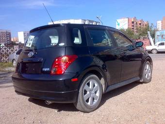 2002 Toyota ist Photos