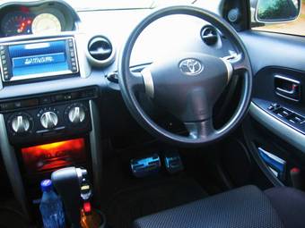 2002 Toyota ist Photos