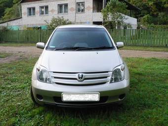 2002 Toyota ist Photos
