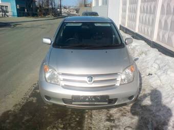 2002 Toyota ist Pictures