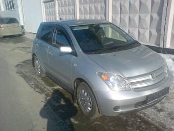 2002 Toyota ist Photos