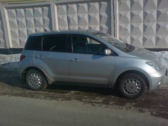 2002 Toyota ist Photos