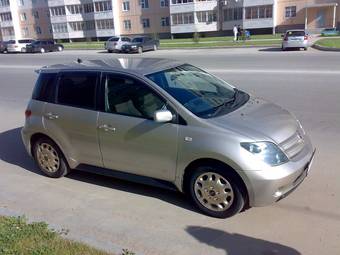 2002 Toyota ist Pictures