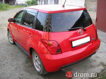 2002 Toyota ist Photos