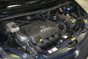 2002 Toyota ist Photos