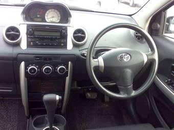 2002 Toyota ist Pictures