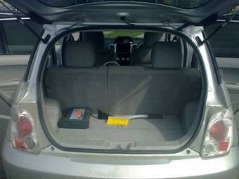 2002 Toyota ist Photos