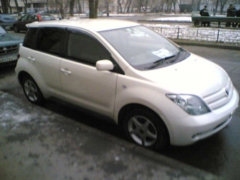 2003 Toyota ist