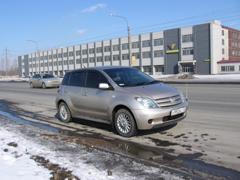 2003 Toyota ist