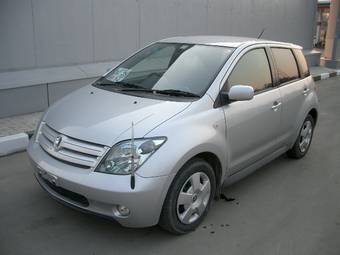 2003 Toyota ist