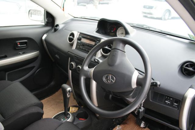 2003 Toyota ist